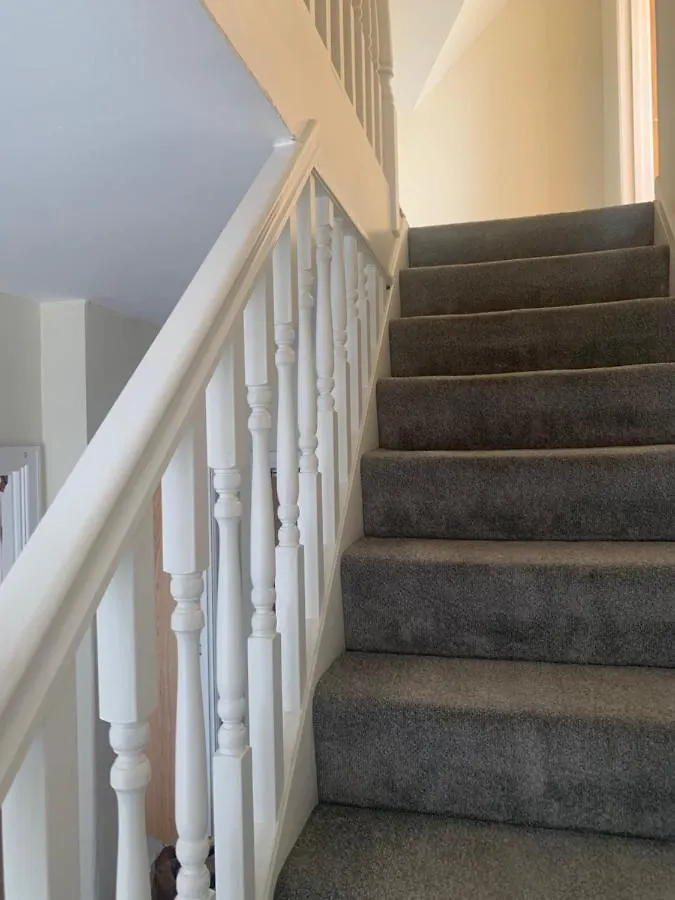 Beautiful 6 Bedroom With Spacious Lounge & Rooms Free Parking Erith Holiday home
